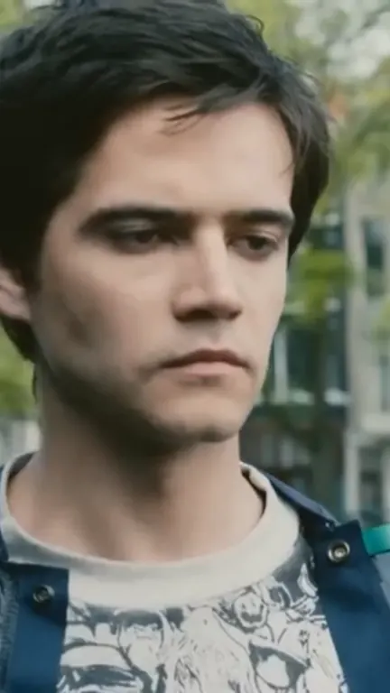 The resulting 9:16 short: Tom's face and shoulders.